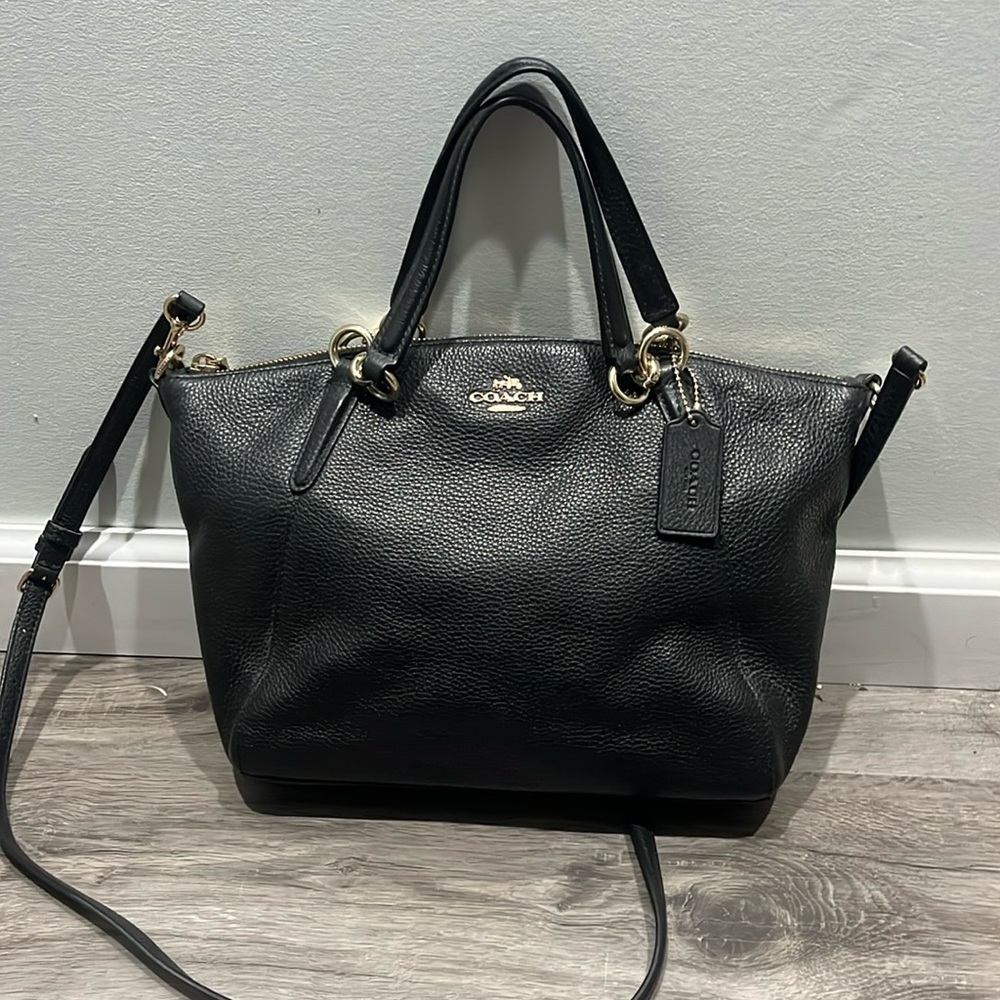 Coach Kelsey small Satchel/Crossbody bag. black EUC